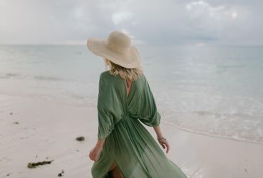/Beach Maxi Dresses: Styling Ideas